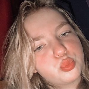 Meet your Posher, Brianna